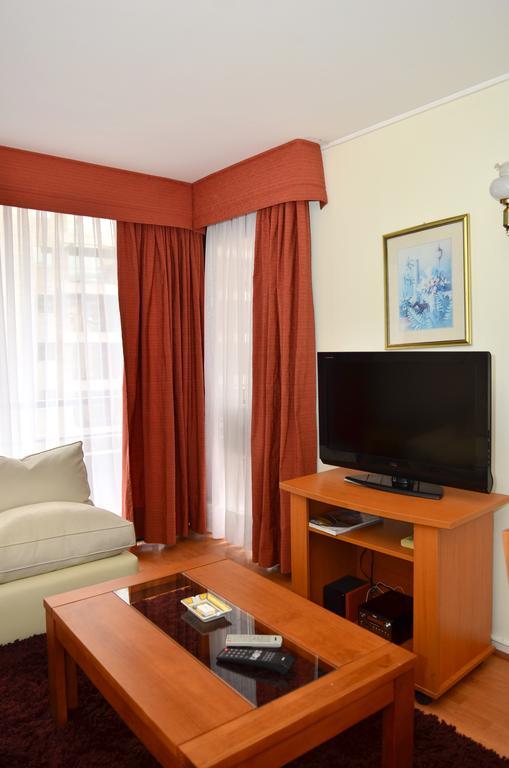 Rent A Home Bosque Norte サンティアゴ エクステリア 写真